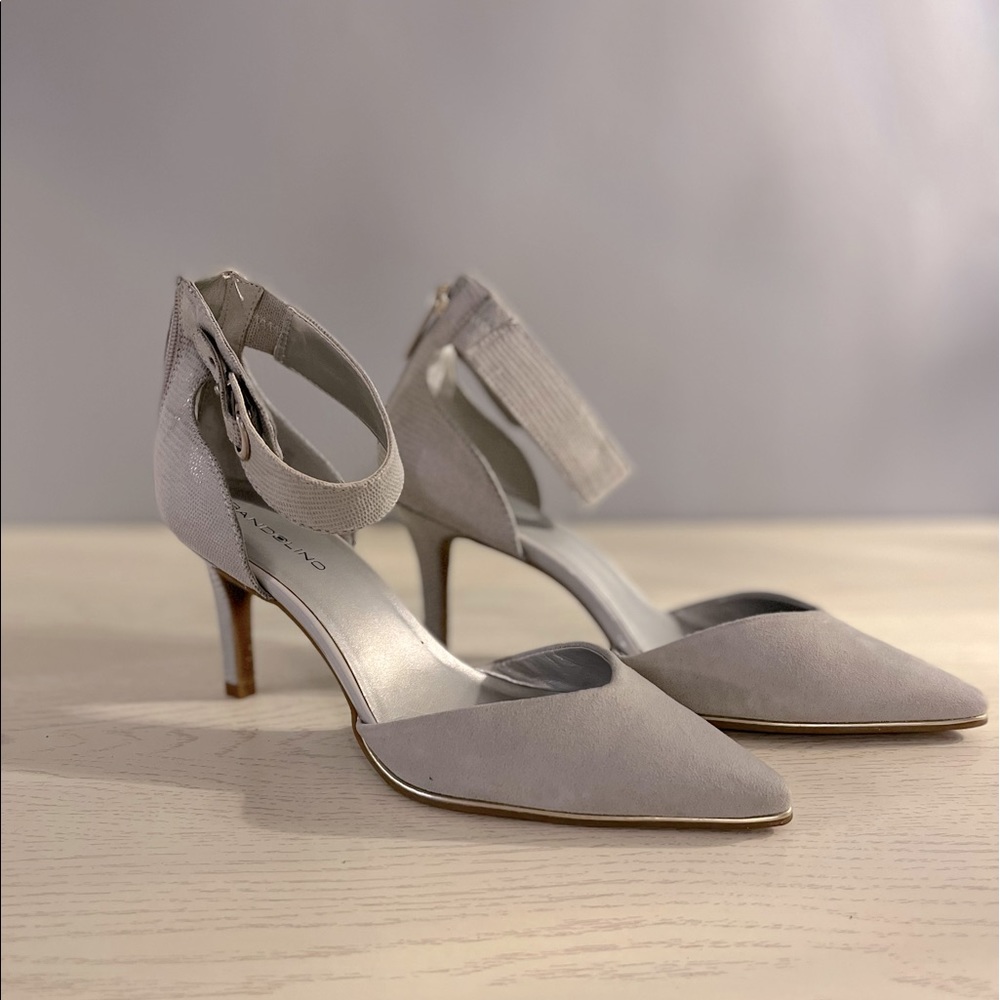 Bandolino Faux Suede Pump
